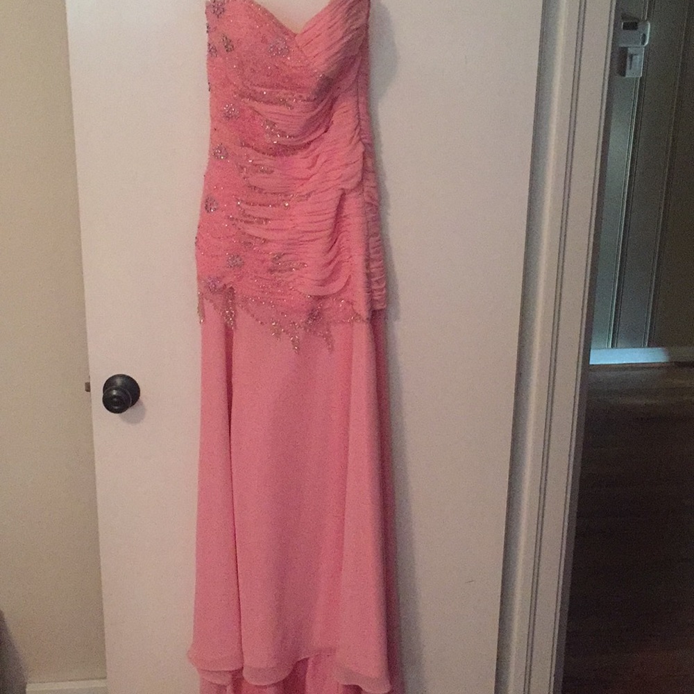 Stunning pageant/prom/cotillion formal with beads
